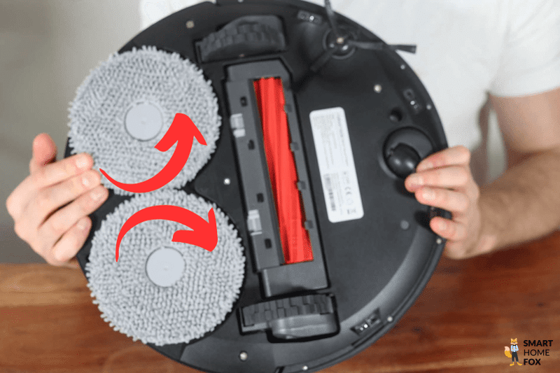 Die Funktionsweise der rotierenden Wischpads des Roborock Q Revo ist zu sehen.